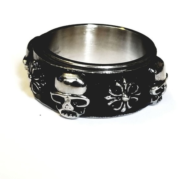 New‎ stainless steel skull ring size 11 - Picture 2 of 3